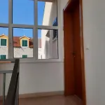 Laura M *