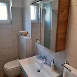 Laura M * Vodice