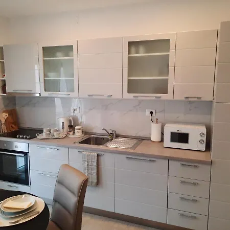 Apartman Laura M *